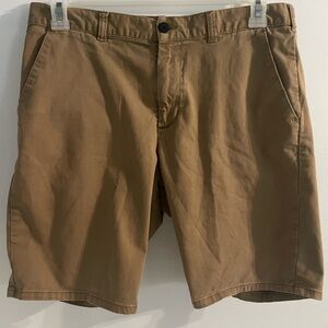 Men’s PacSun Tan khaki Flat Front Shortsin size medium